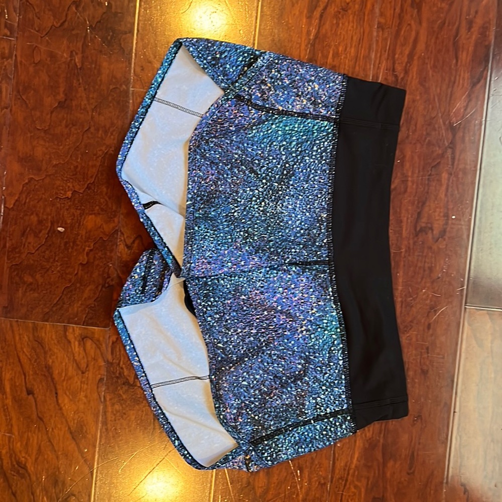 Lululemon Speed Shorts 4-way stretch *2.5” inseam size 4 Strive Multi Black